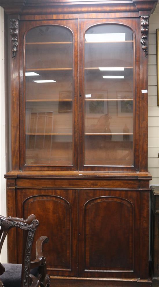 A Victorian mahogany bookcase, H.265cm